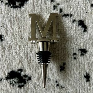 M letter wine stopper
